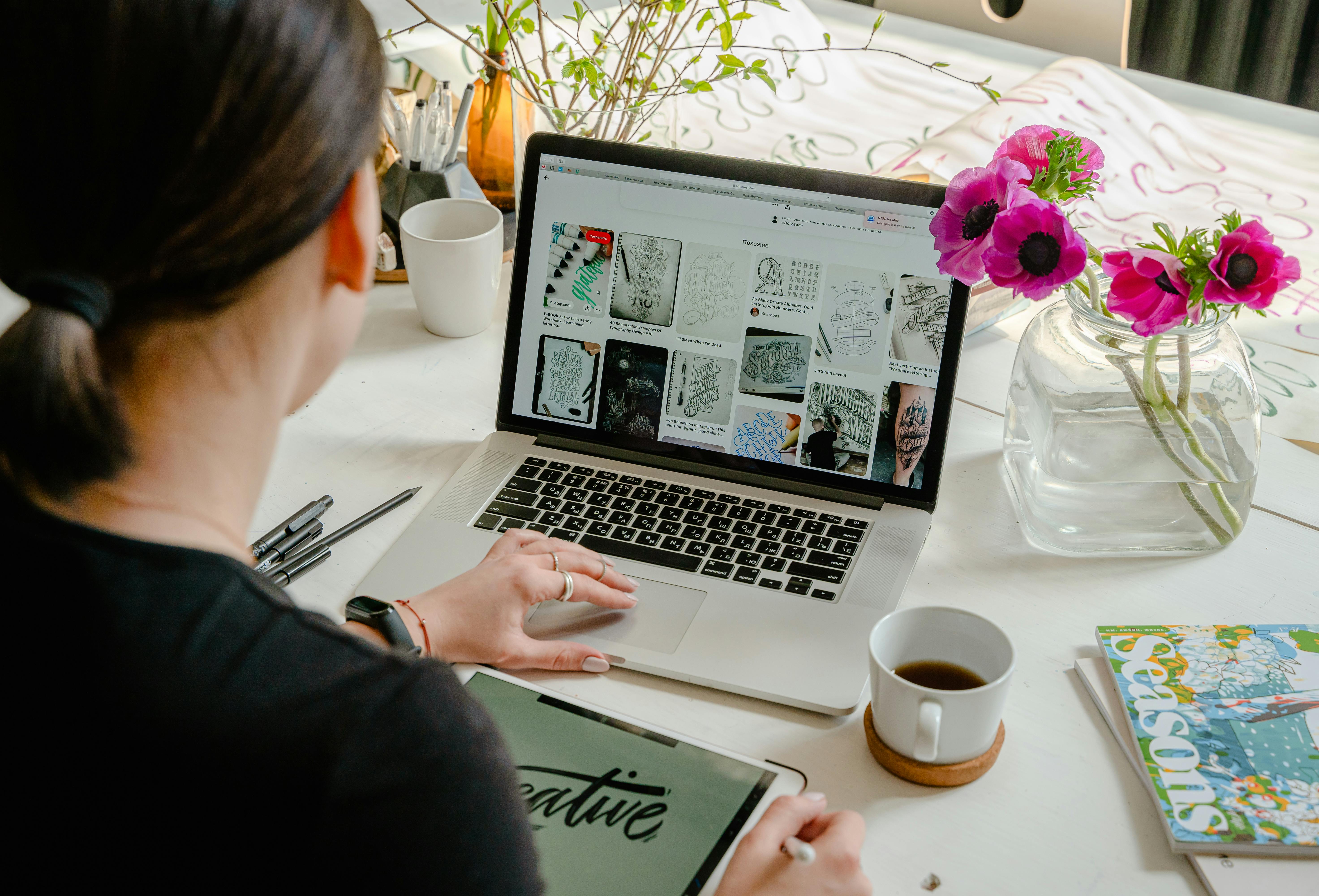 Explore 5 Proven Methods for Using AI to Boost Your Income in 2025
